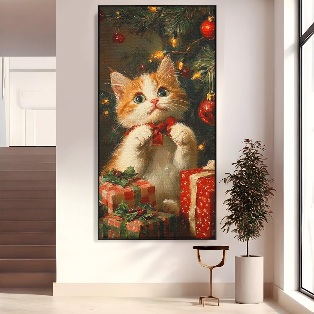 Tablou canvas cu pictura cu pisicuta alba si portocalie langa bradul de craciun, in rama de aluminiu negru